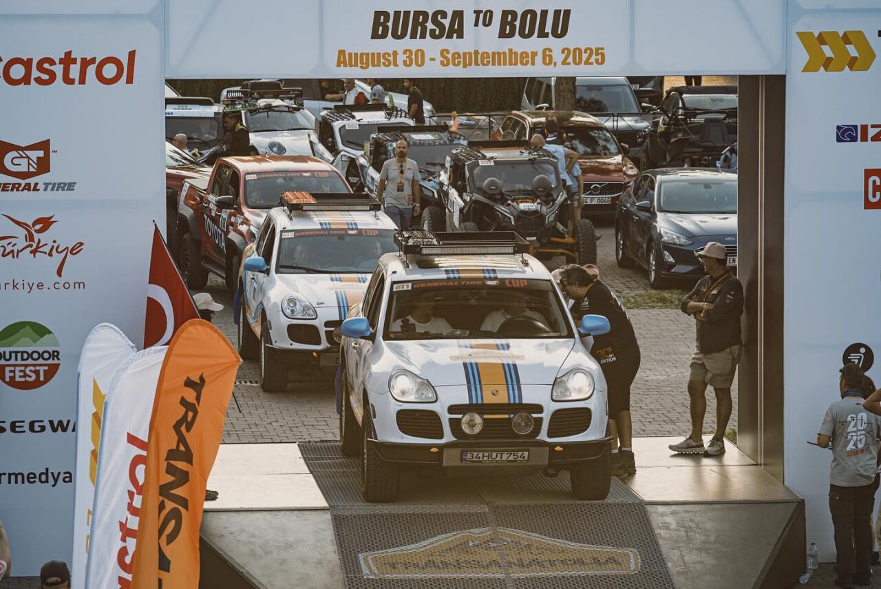 TransAnatolia Rallisi’nde Becce Shocks Donanımlı Porsche Cayenne’lere Yoğun İlgi !