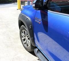 Toyota Hilux Revo Plastic Dodik